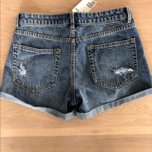 H&M Distressed Denim Shorts - Picture 2 of 2